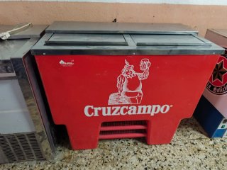 Nevera botellero Cruzcampo roja