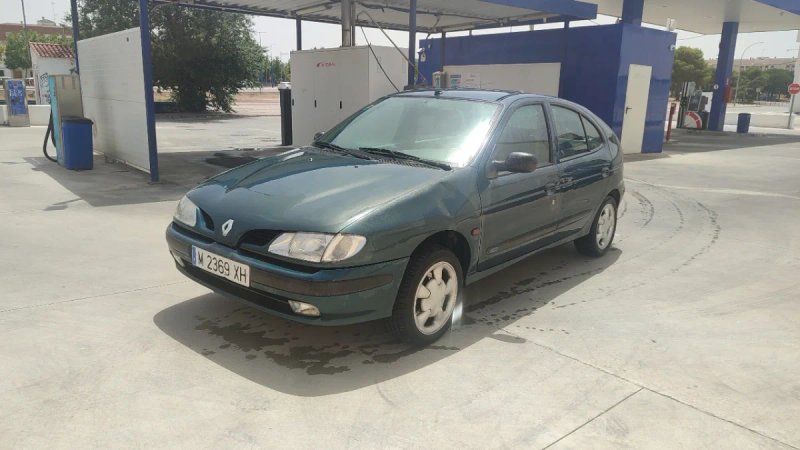 Renault Megane 1999 - foto 1