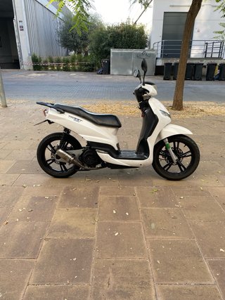 Peugeot Tweet 125i