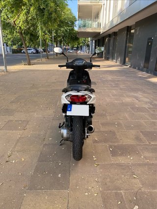 Peugeot Tweet 125i
