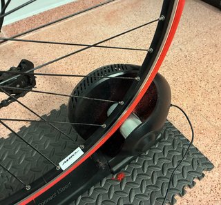 Rodillo inteligente Bkool Smart Pro