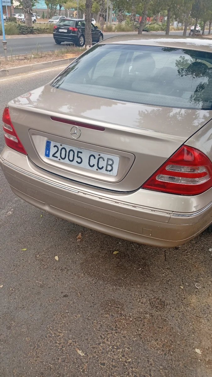 Mercedes-Benz Clase C 2004 - foto 1
