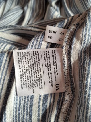 Vestido midi de tirantes abotonado