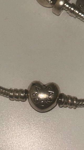 Pulsera Pandora con 3 charms original