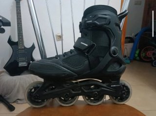 Patines en línea negros