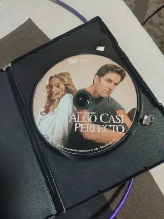 Algo Casi Perfecto DVD (Español)