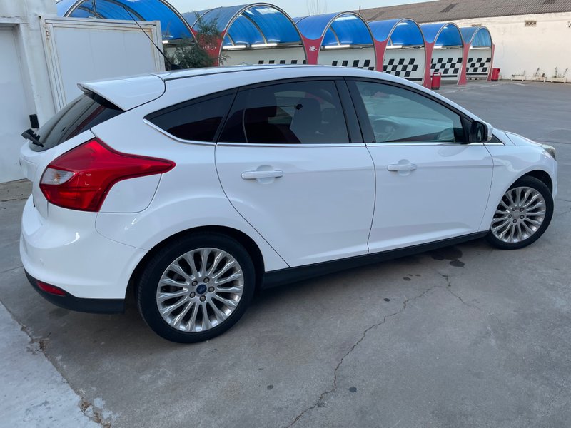 Ford Focus 2012 - foto 1