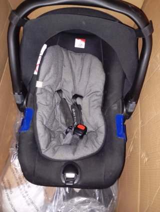 Carro de bebé con silla de coche