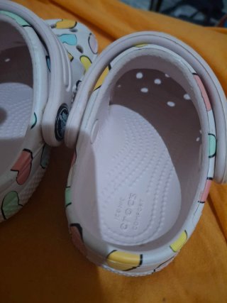 Crocs Multicolor Corazones