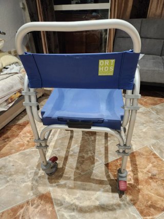 Silla de ducha con ruedas para discapacitados