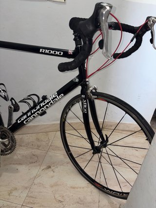 Bicicleta Cannondale R1000 Negra