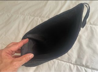 Bolso de mano negro y blanco