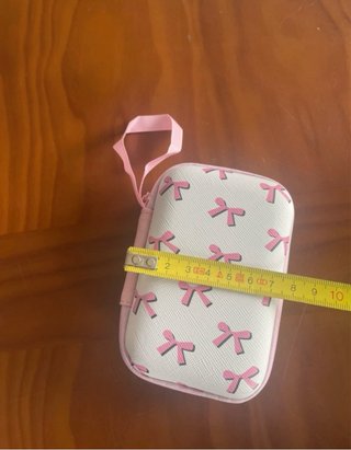 Monedero/cajita con estampado de lazos