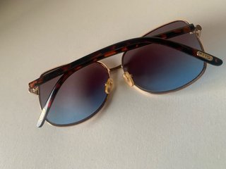Gafas de sol Mango doradas y moradas