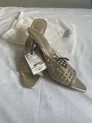 Mules / Sandalias de tacón trenzadas Zara talla 38