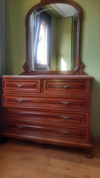 Dormitorio matrimonio con mesita cama 105×190
