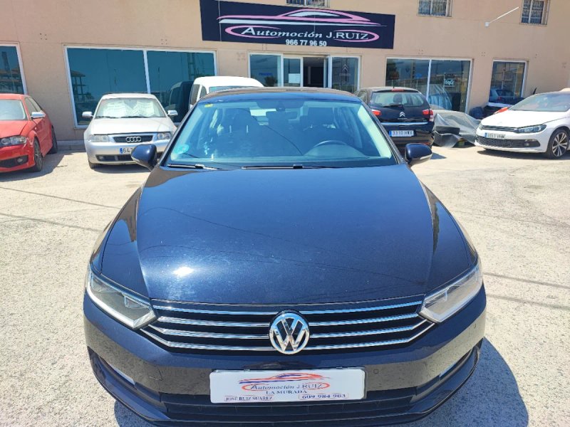 Volkswagen Passat 2016 - foto 1