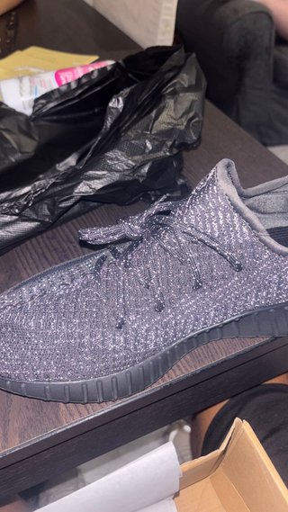 YEEZY 350 NEGRAS REFLECTANTES