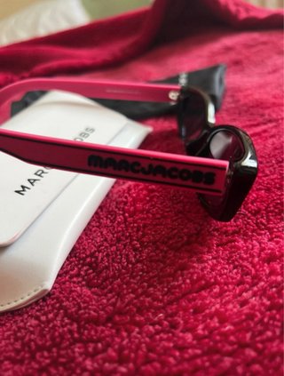 Gafas de sol Marc Jacobs negras y rosas