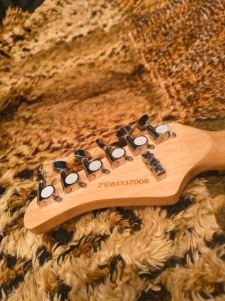 Guitarra Kramer Pacer Rosa Metálico