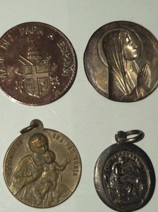 Lotto di 52 medaglie religiose vintage