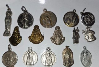 Lotto di 52 medaglie religiose vintage