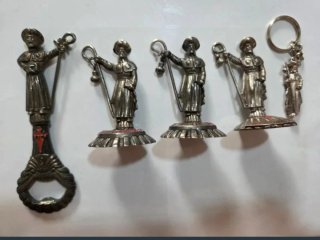 Lote 52 medallas religiosas vintage + regalo
