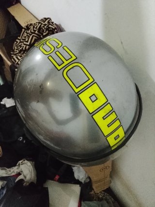 Casco Momo Grigio Argento Scritte Verde Fluo