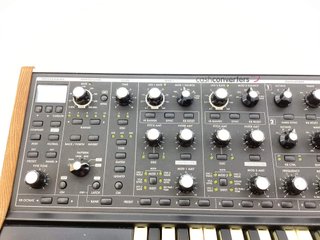 sintetizador moog sub 37 tribute