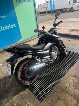 Suzuki Inazuma 250cc Naked Negra