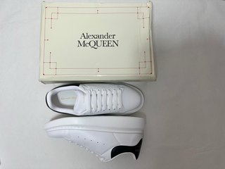 Alexander McQueen Zapatillas Blancas y Negras