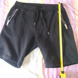Pantalones cortos negros con cremallera