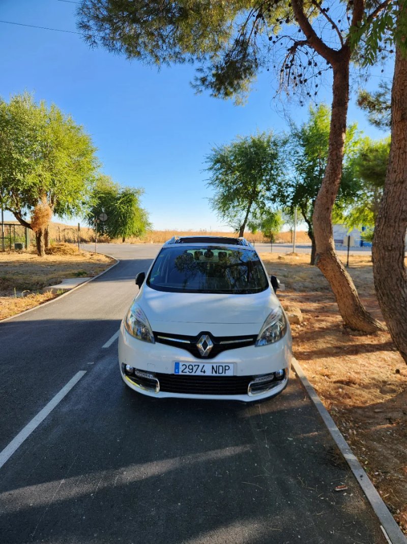 Renault Grand Scenic 2015 - foto 1