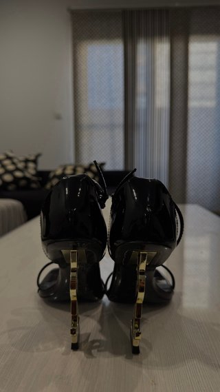 Tacones YSL Negro y Dorado