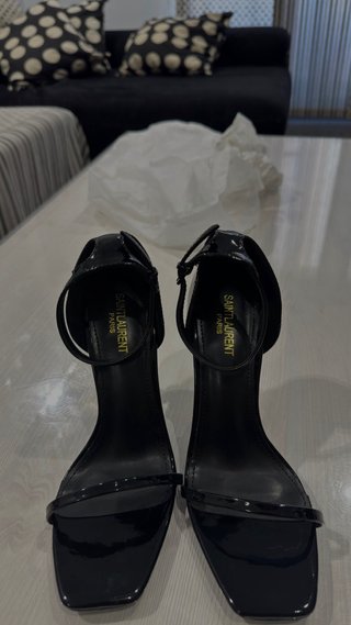 Tacones YSL Negro y Dorado