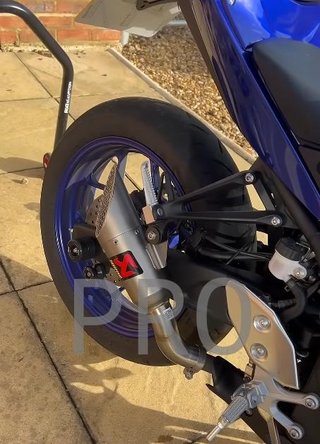Sistema escape Akrapovic Yamaha R3
