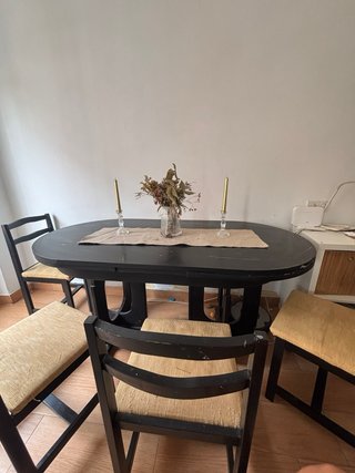 Mesa extensible y 5 sillas