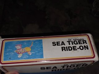 Flotador Vintage Sea Tiger Ride-On 59 Años 90