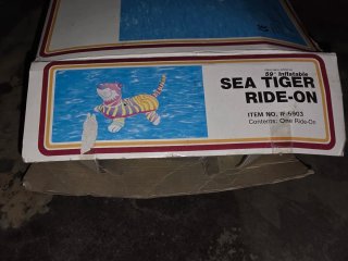 Flotador Vintage Sea Tiger Ride-On 59 Años 90