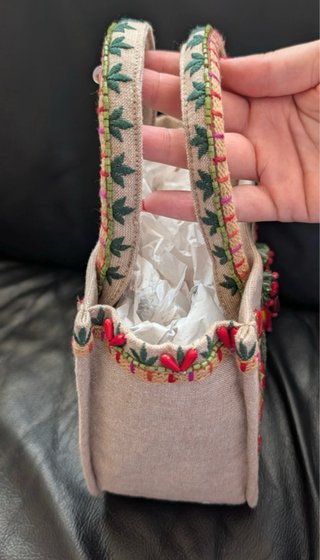 Bolso Zara con abalorios y bordados