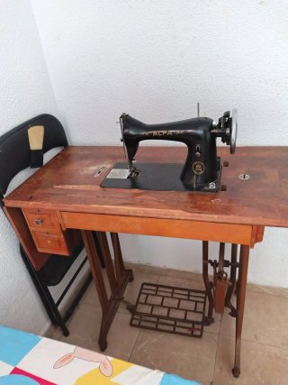 Máquina de coser antigua