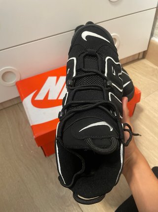 Zapatillas Nike Uptempo Negro/Blanco.