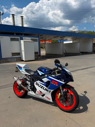 Suzuki GSXR 600 K5 ACEPTO CAMBIOS !
