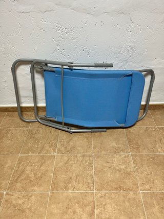 Tumbona plegable azul y gris