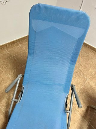 Tumbona plegable azul y gris