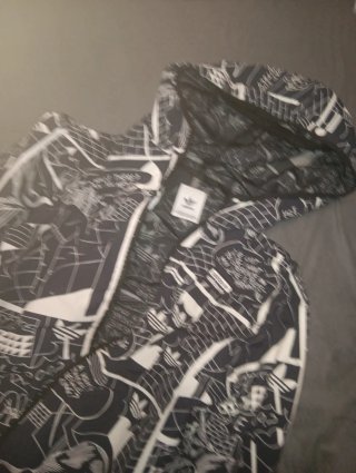 Sudadera Adidas con estampado