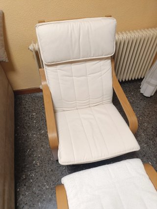 Sillón y reposapiés IKEA POÄNG