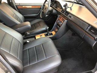 Mercedes-Benz Clase E 1992