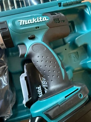 Trapano avvitatore a percussione Makita