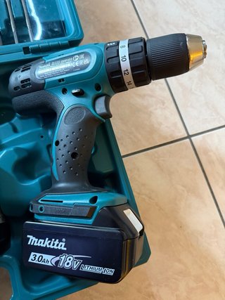 Trapano avvitatore a percussione Makita